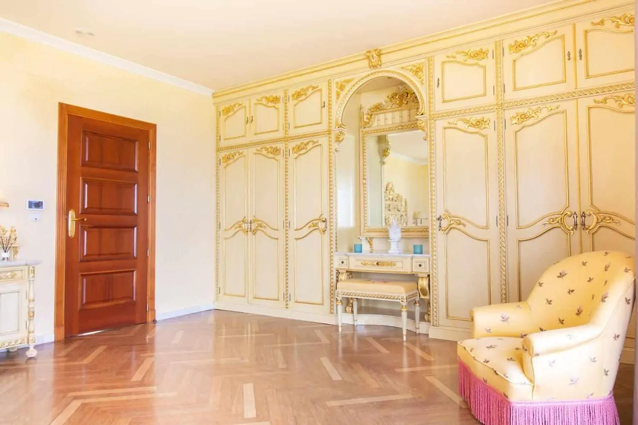 Castle Beach House Luxury Beachfront Villa Málaga España