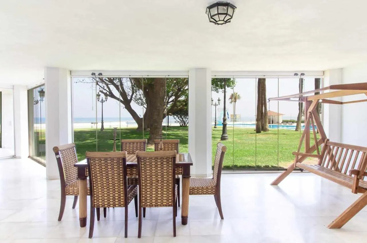 Castle Beach House Luxury Beachfront Villa Málaga 0*,