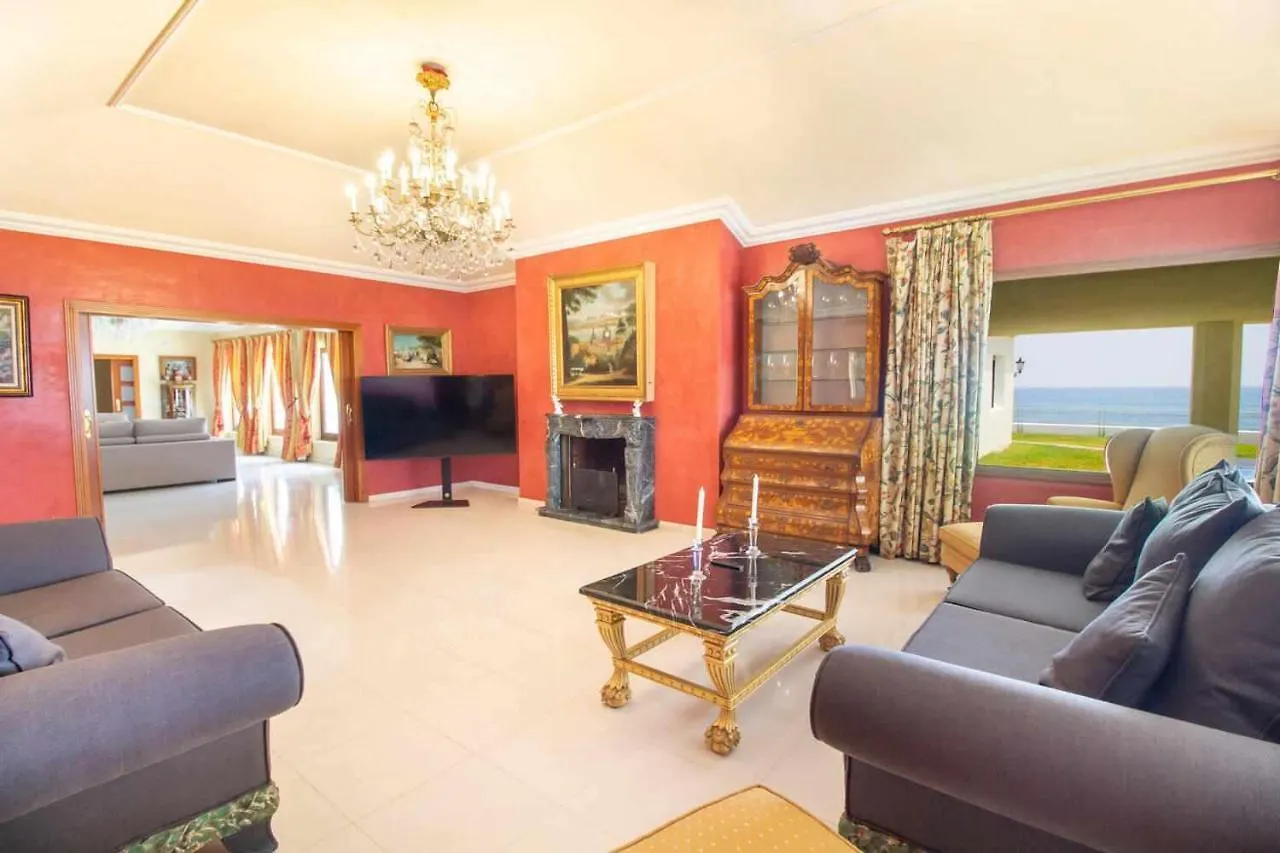 Castle Beach House Luxury Beachfront Villa Málaga España