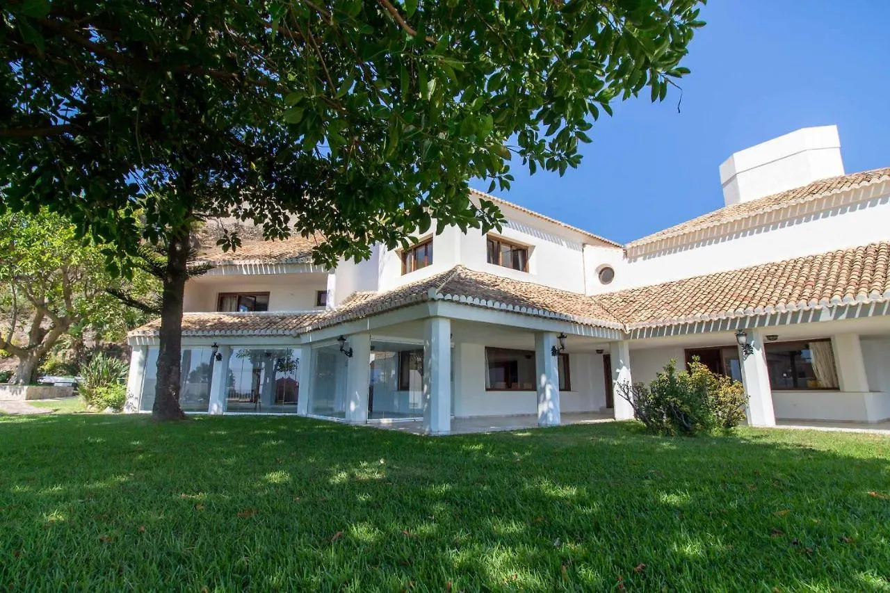 Castle Beach House Luxury Beachfront Villa Малага 0*,
