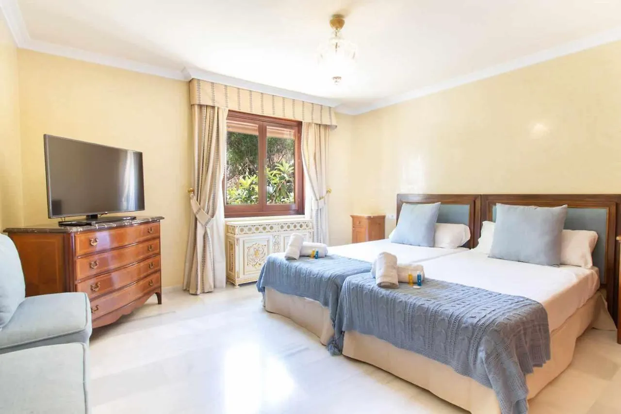 Castle Beach House Luxury Beachfront Villa Малага